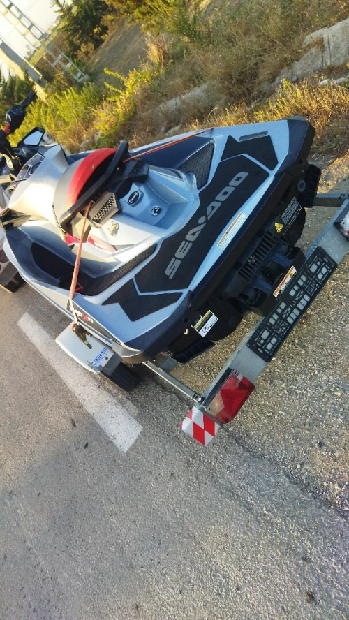 Jet ski 