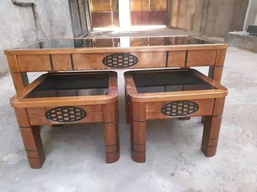 Table basse avec deux tables gigognes 