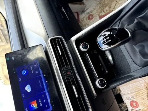 Geely Coolray 2025 