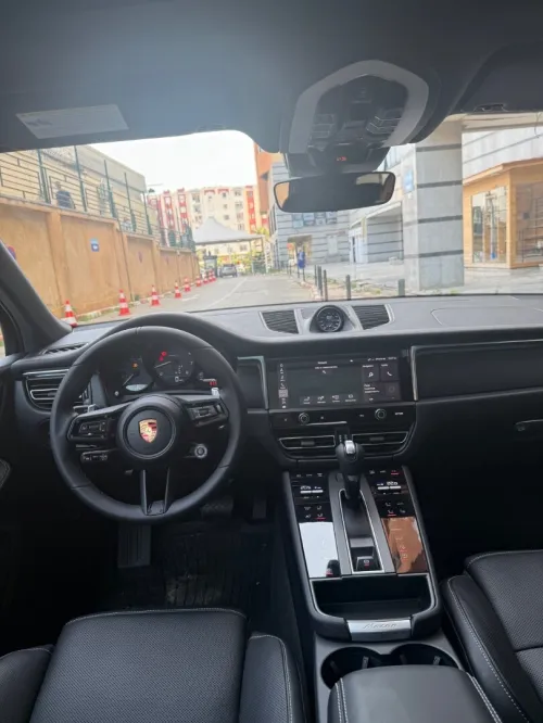Porsche Macan 2026 T