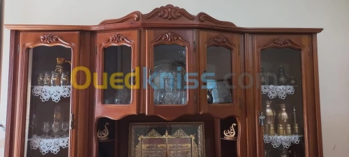 بيبيوتاك مصنوع من الحطب الاحمر عالي الجودة