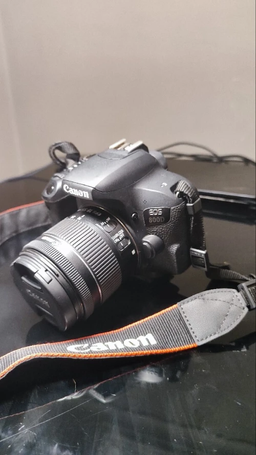 Camera Canon eos 800 D avec obj 250 STM