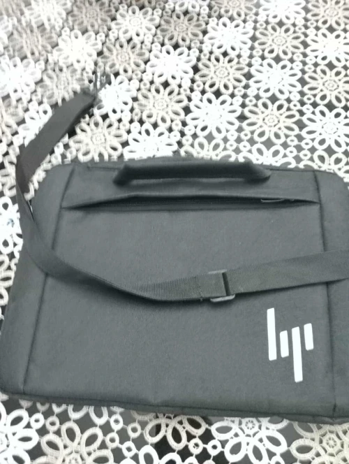 Sacoche PC HP Original  Pro, Légère  Résistante a vendre a 1000 DA  Sacoche HP très bon état.