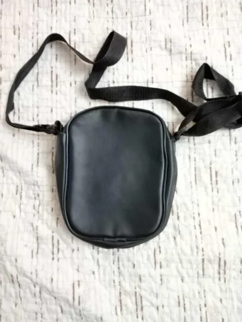 Sac Bandoulière Noir Style LV Compact & Élégant