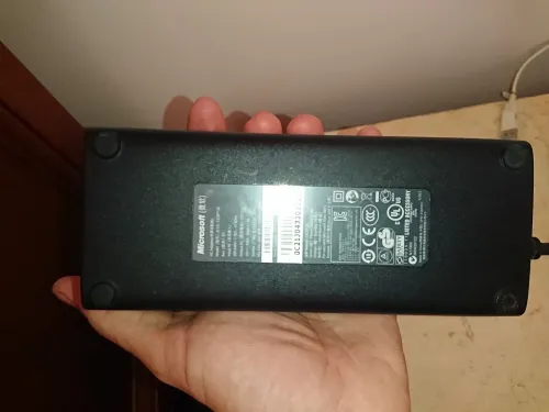Xbox 360 Slim flashé glitché