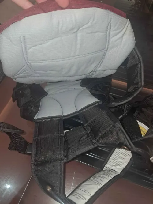 kangourou porte bébé marque Chicco  3 - 11 kg