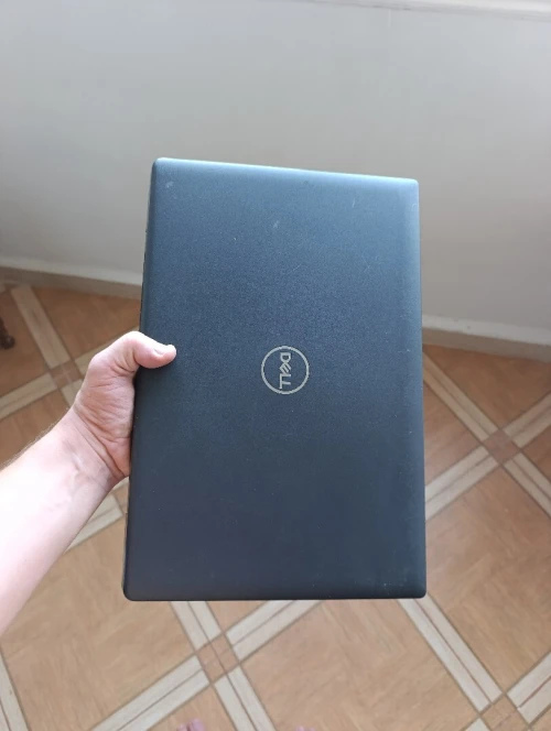 Dell latitude 3520 i5 11 eme génération 8/256 SSD européens caba 