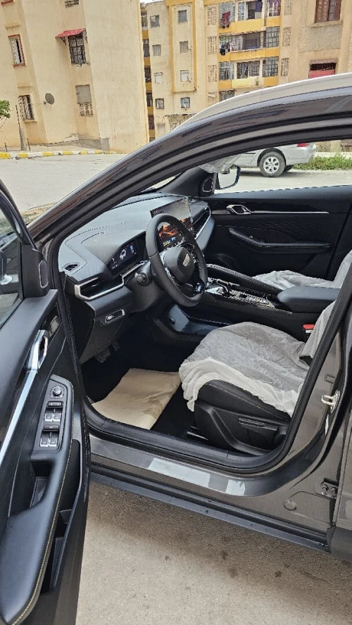 Geely Coolray 2025 