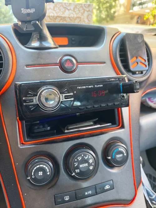 poste radio voiture