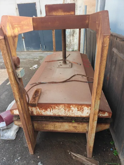 LOTS DES MACHINES DE LA MINUISERIE ET AUTRES