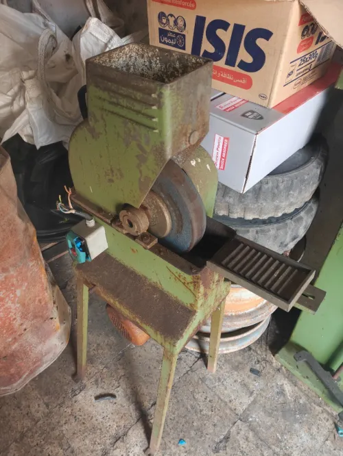 LOTS DES MACHINES DE LA MINUISERIE ET AUTRES
