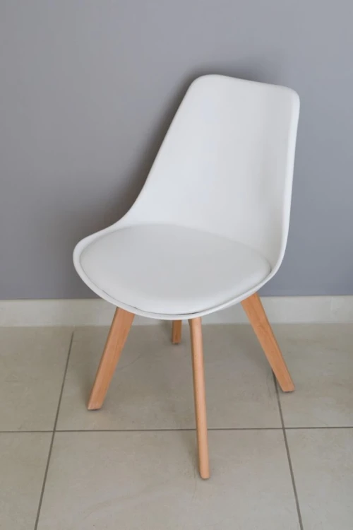 Chaise tulipe en blanc noir gris et Crème