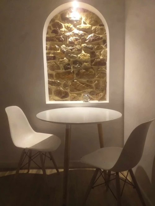 Promo Foire d'Alger : Table Ronde ou Carrée 80 cm + 2 chaises scandinaves