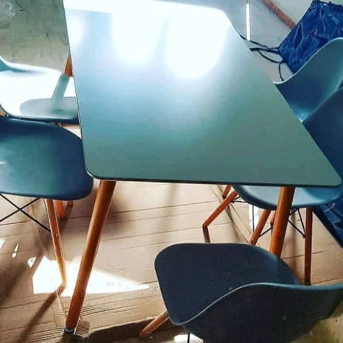 Solde table SCANDINAVE avec  chaise prix imbattable 
