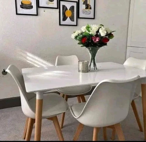 Solde table scandinave avec chaise tulipe 