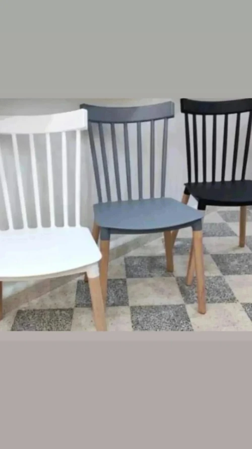 Solde table SCANDINAVE avec  chaise prix imbattable 