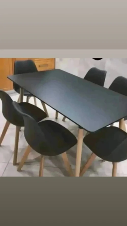 Solde table SCANDINAVE avec  chaise prix imbattable 