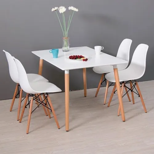 Plusieurs pack Tables et chaises scandinaves