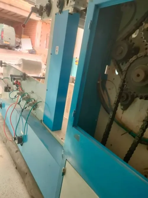 machine pour transformation de papier facial (zig zag)