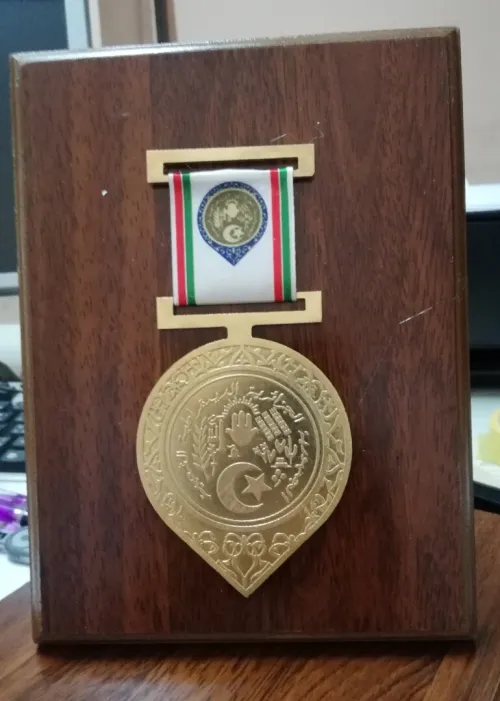 médaille bronze personnalisé et trophée 