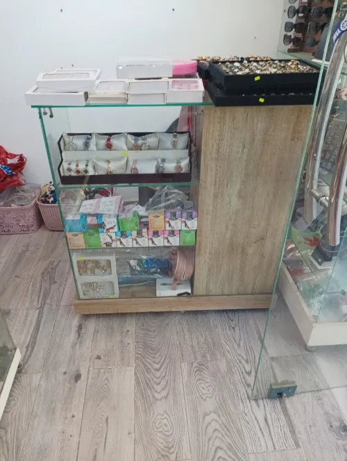 Comptoir et vitrines