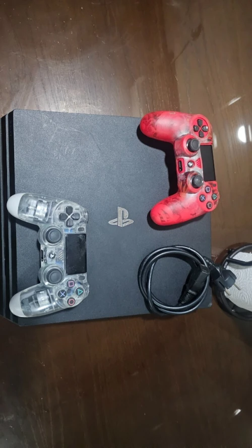 PS 4 PRO