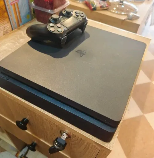 play Station 4