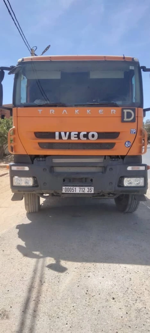 IVECO TRAKKER 2012