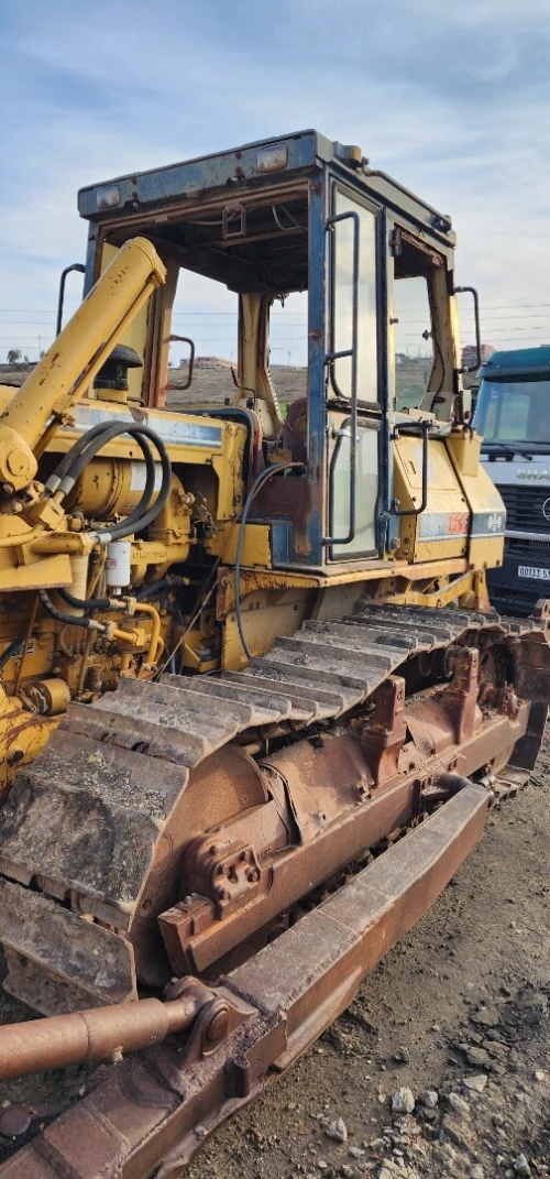 Komatsu Bulldozer D63E 1989