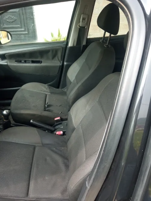 Peugeot 207 2012 Fennec