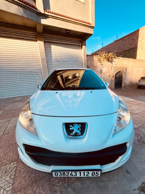 Peugeot 207 2012 Fennec