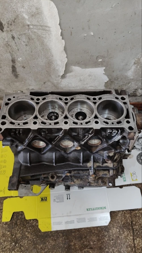 Demi Moteur