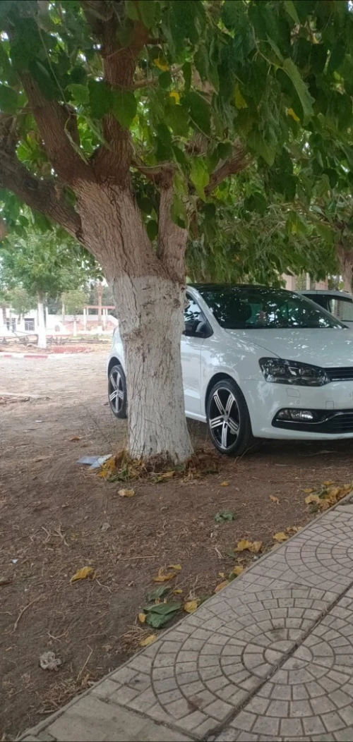 Les jantes R17 et 4 pneu iris bon état