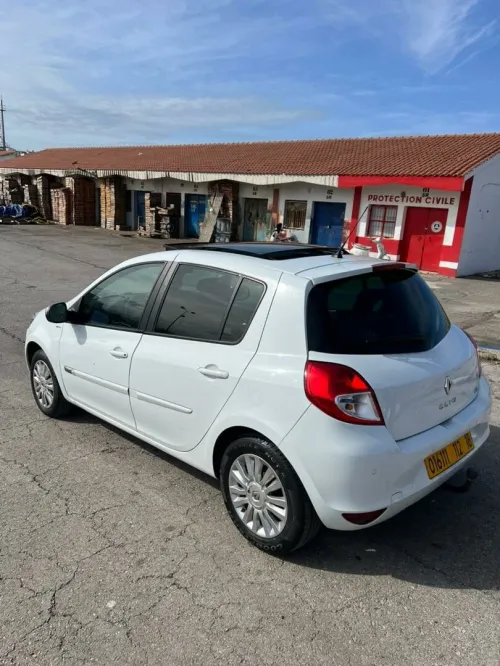 Renault Clio 3 2012 Night and Day