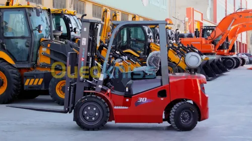 TIRSAM CHARIOT ELEVATEUR À GAZ 3 TONNES 4.5 METRES 