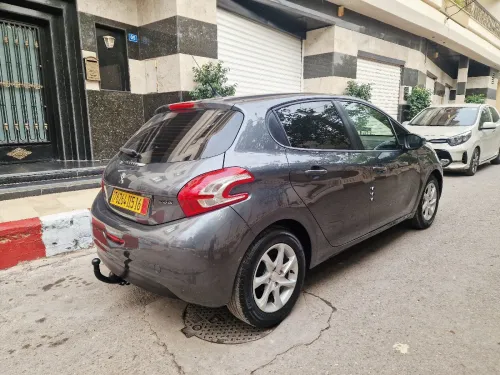 Peugeot 208 2015 Silver Line