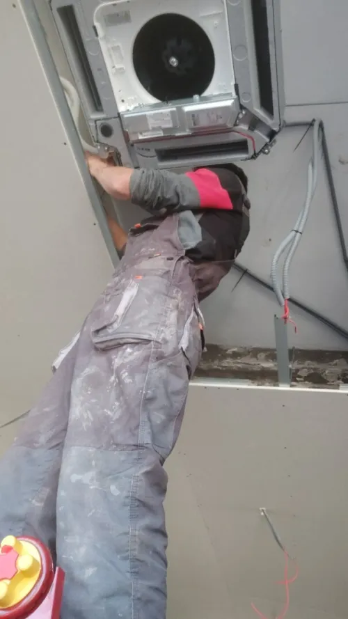 تركيب مكيفات الهواء installation climatiseurs 