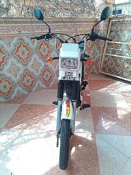 SAFARI moto mobilette Safari moto mobilette 2010