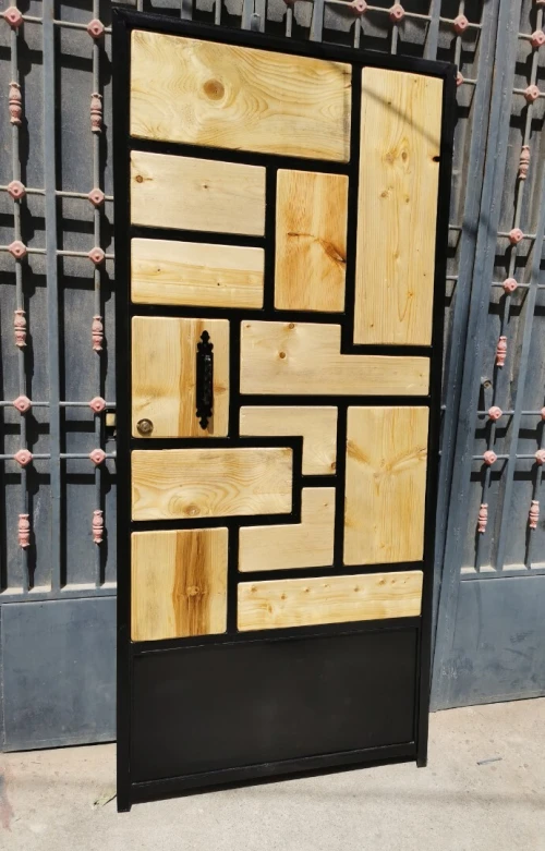 Portes d'entrée lourdes en bois et metal