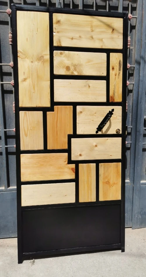 Portes d'entrée lourdes en bois et metal