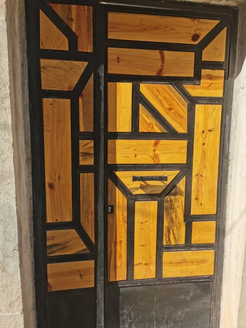 Portes d'entrée lourdes en bois et metal