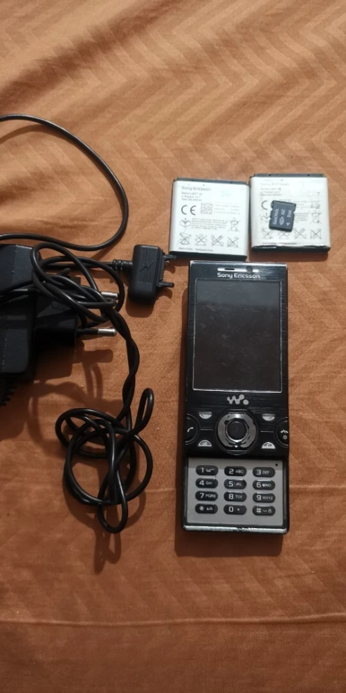 Sony ericsson W995