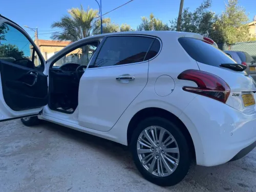 Peugeot 208 2019 Allure Facelift