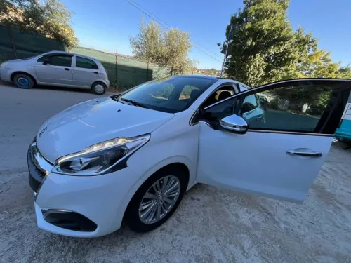 Peugeot 208 2019 Allure Facelift