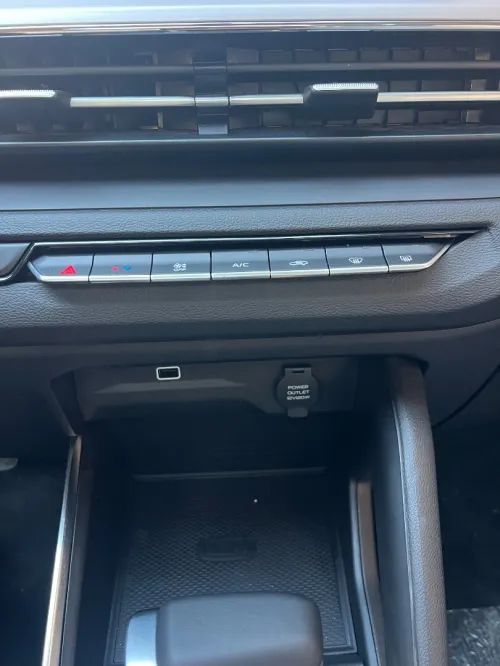 Geely Livan 2026 X3 pro boîte août full option