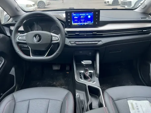 Geely Livan 2026 X 3 pro boîte Auto full option