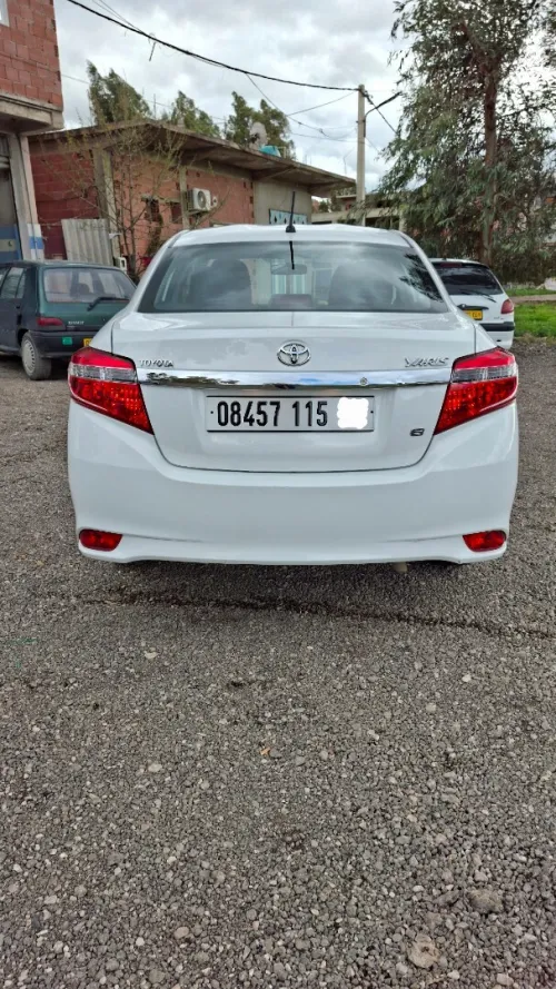 Toyota Yaris Sedan 2015 Play