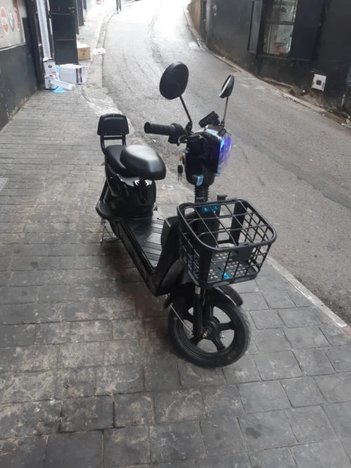 Moto électrique Dora 2025