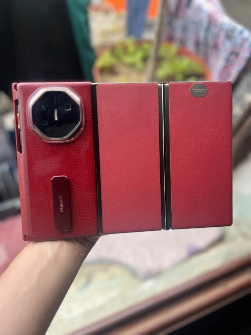 Huawei Mate Xt ultimate design