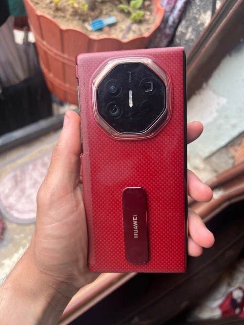 Huawei Mate Xt ultimate design